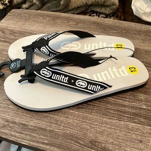 NEW!!! Mens Flip flops by Echo Unlimited
